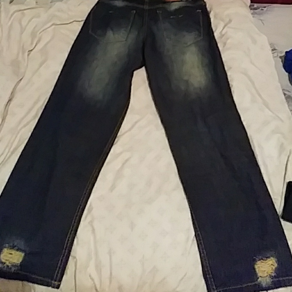 Jeans - Picture 2 of 3